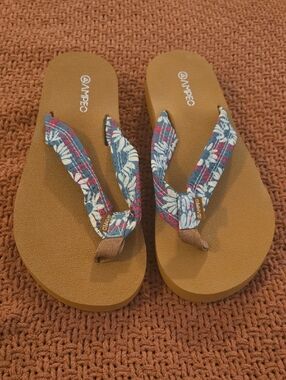 Women's  Floral Strap Brown Footbed Flip Flops